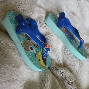 Infant sandals. Size 4